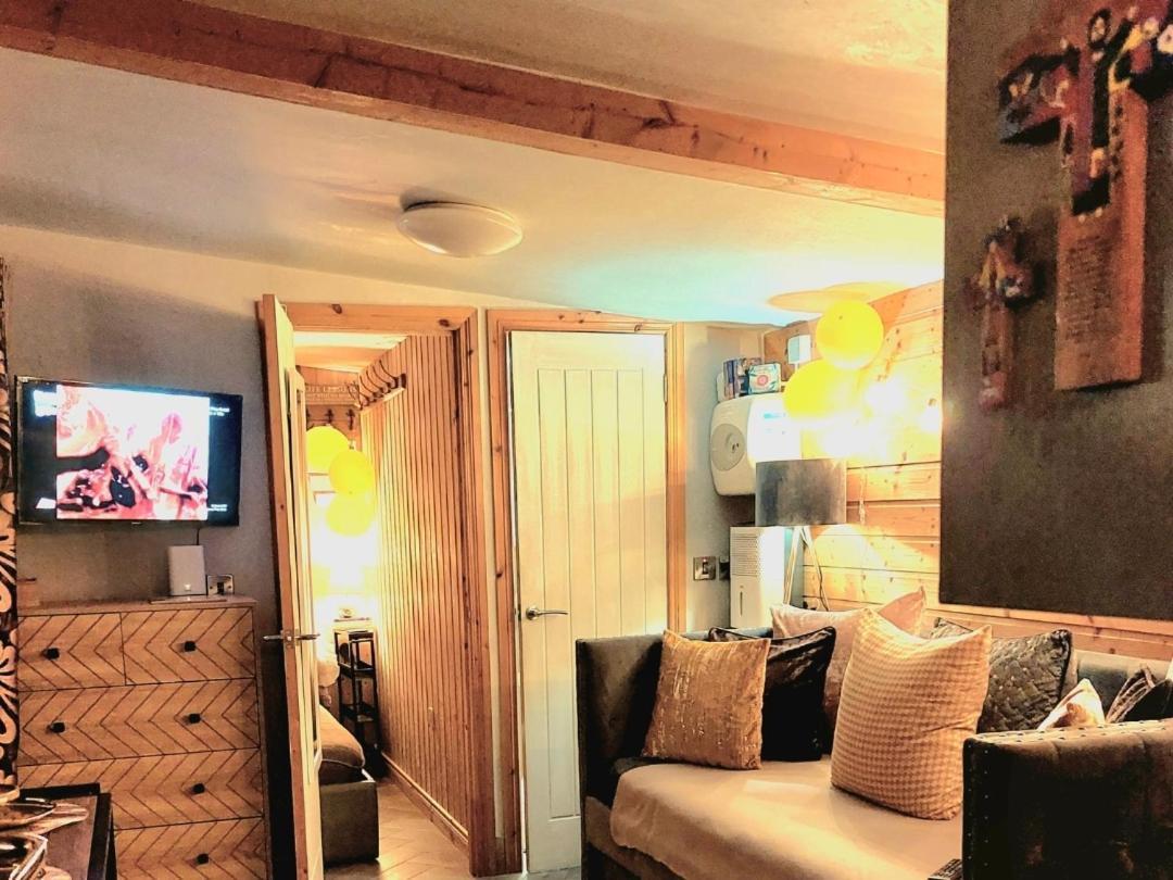 Therapy Lodge Баликасъл Екстериор снимка