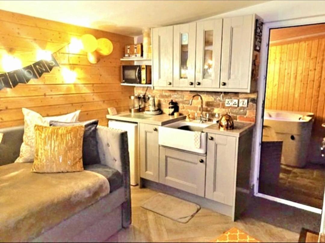 Therapy Lodge Баликасъл Екстериор снимка